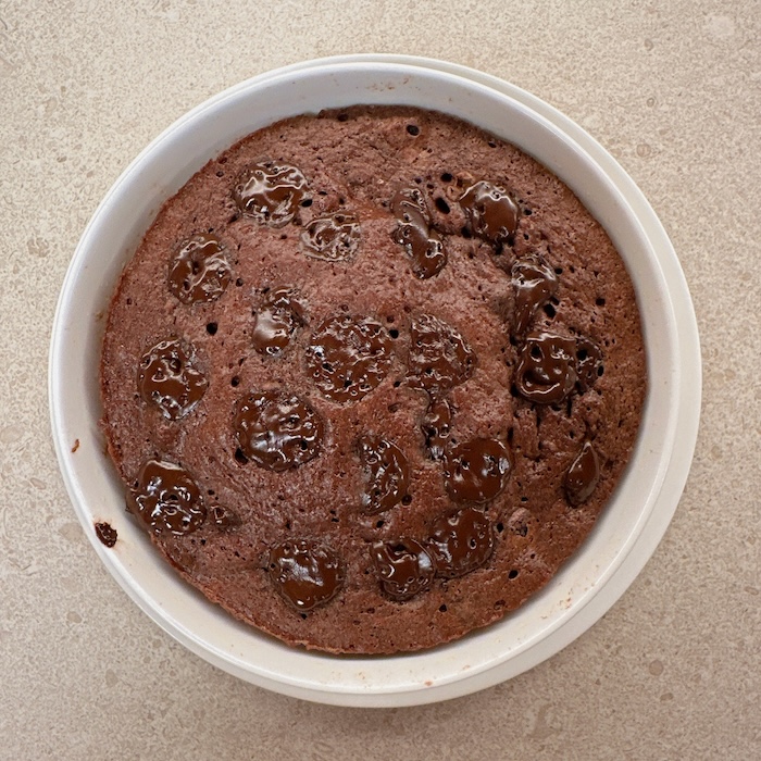 Čokoládový mug cake z mikrovlnky